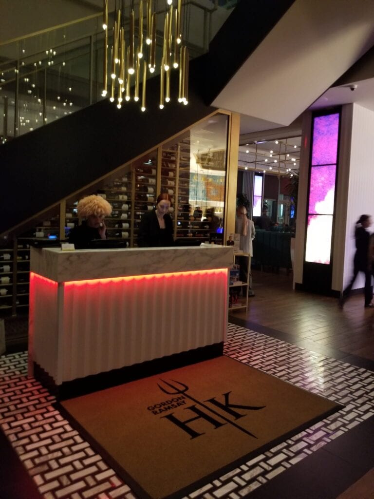 Gordon Ramsay Hell's Kitchen - Photo 4