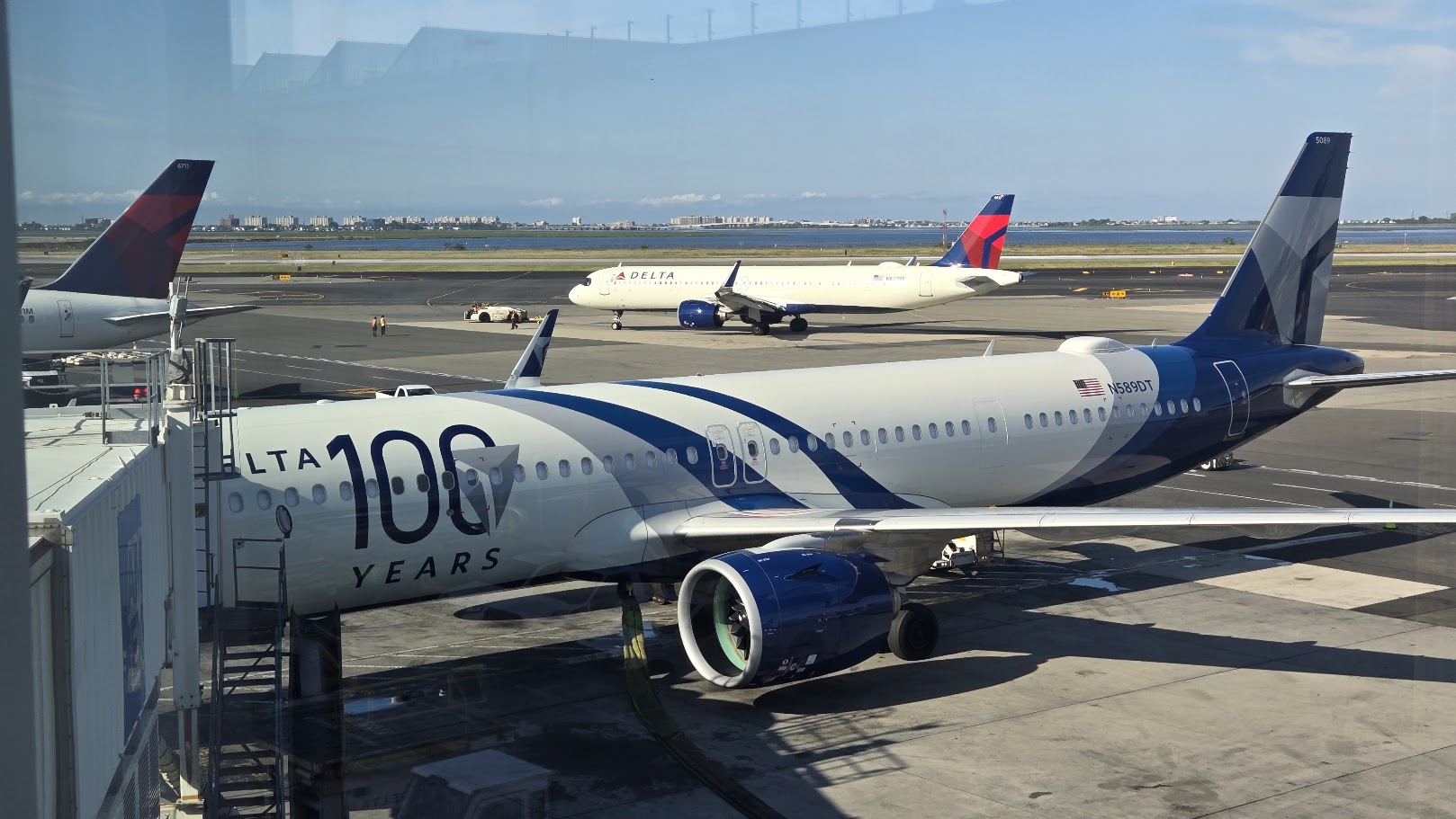 Delta Sky Club Terminal 4 (Concourse B) - Photo 2