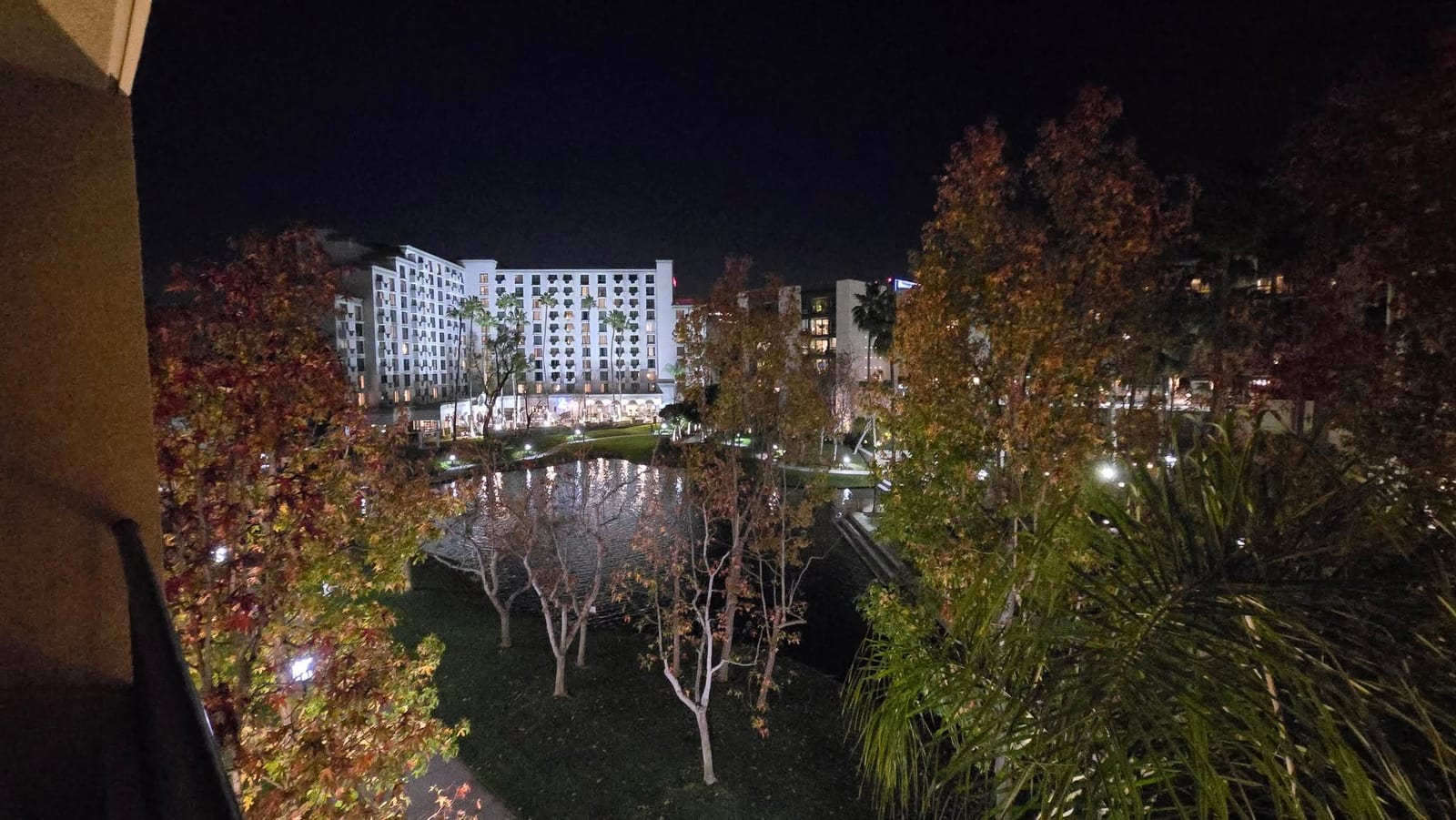 Avenue of the Arts Costa Mesa, a Tribute Portfolio Hotel - Photo 11