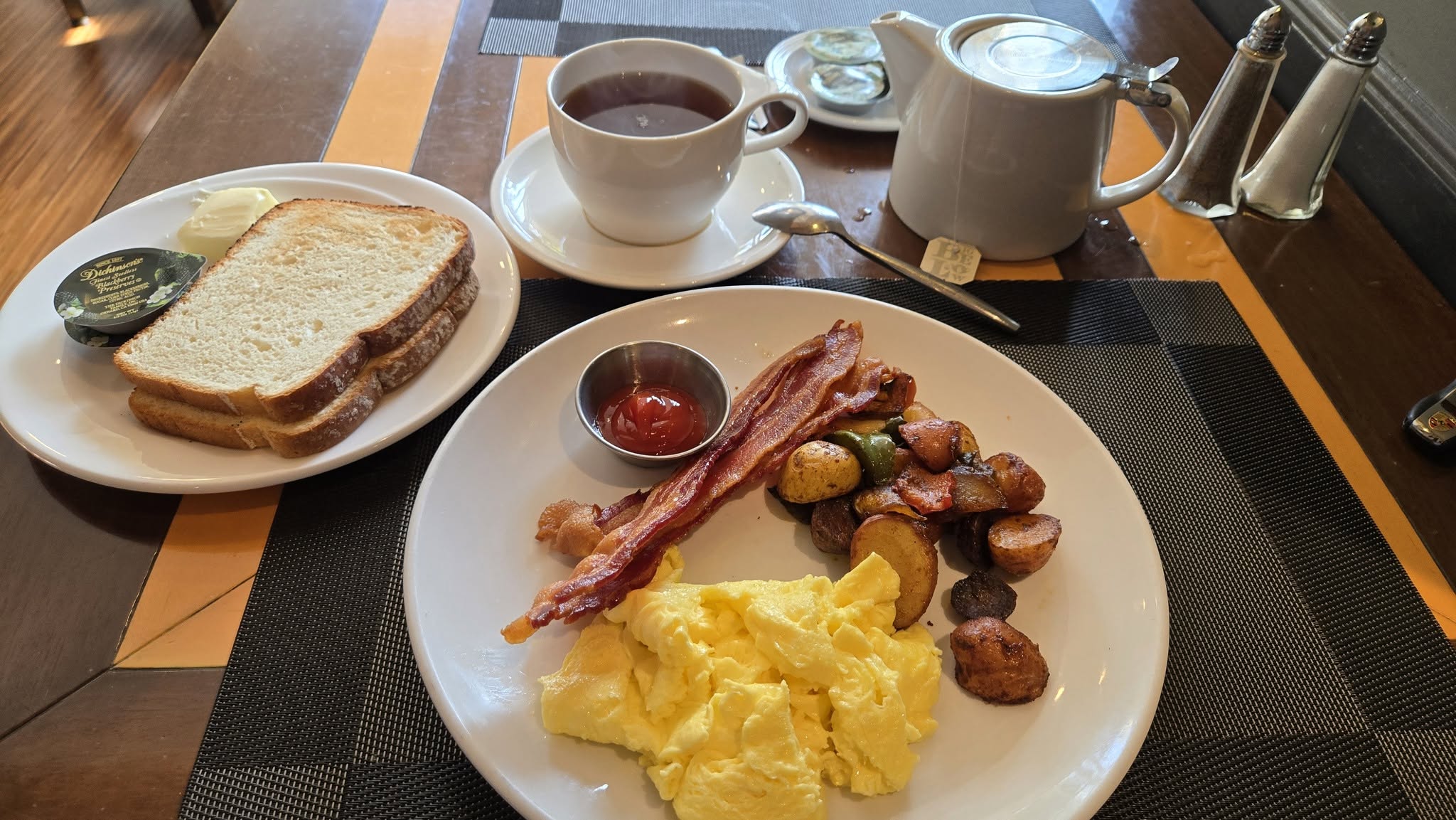 Avenue of the Arts Costa Mesa, a Tribute Portfolio Hotel - Photo 8