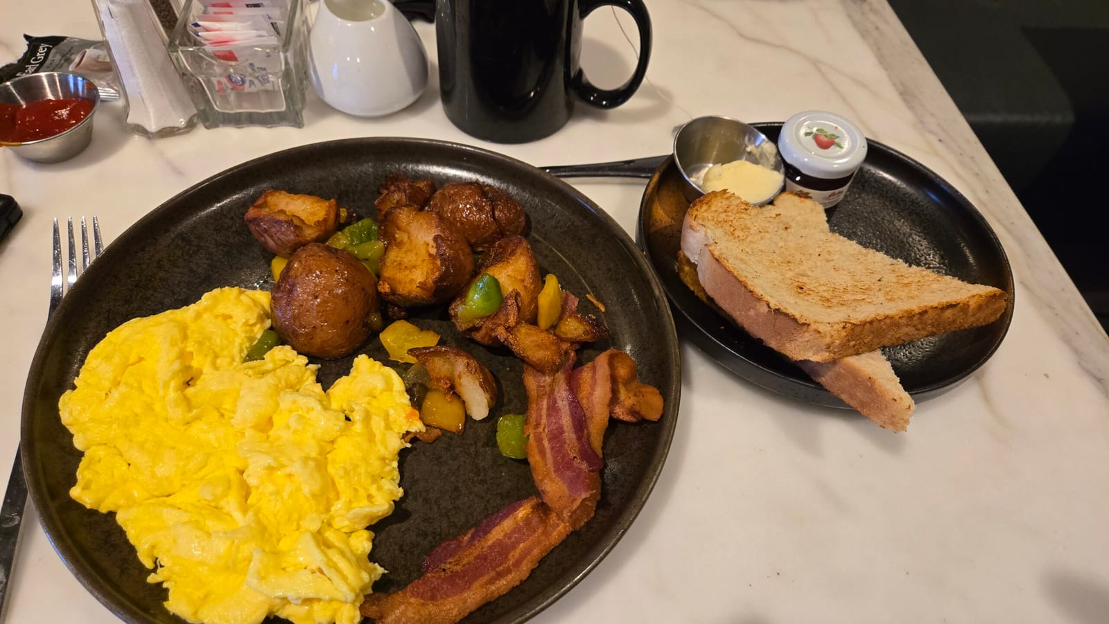 Hotel Dena Pasadena elite member breakfast