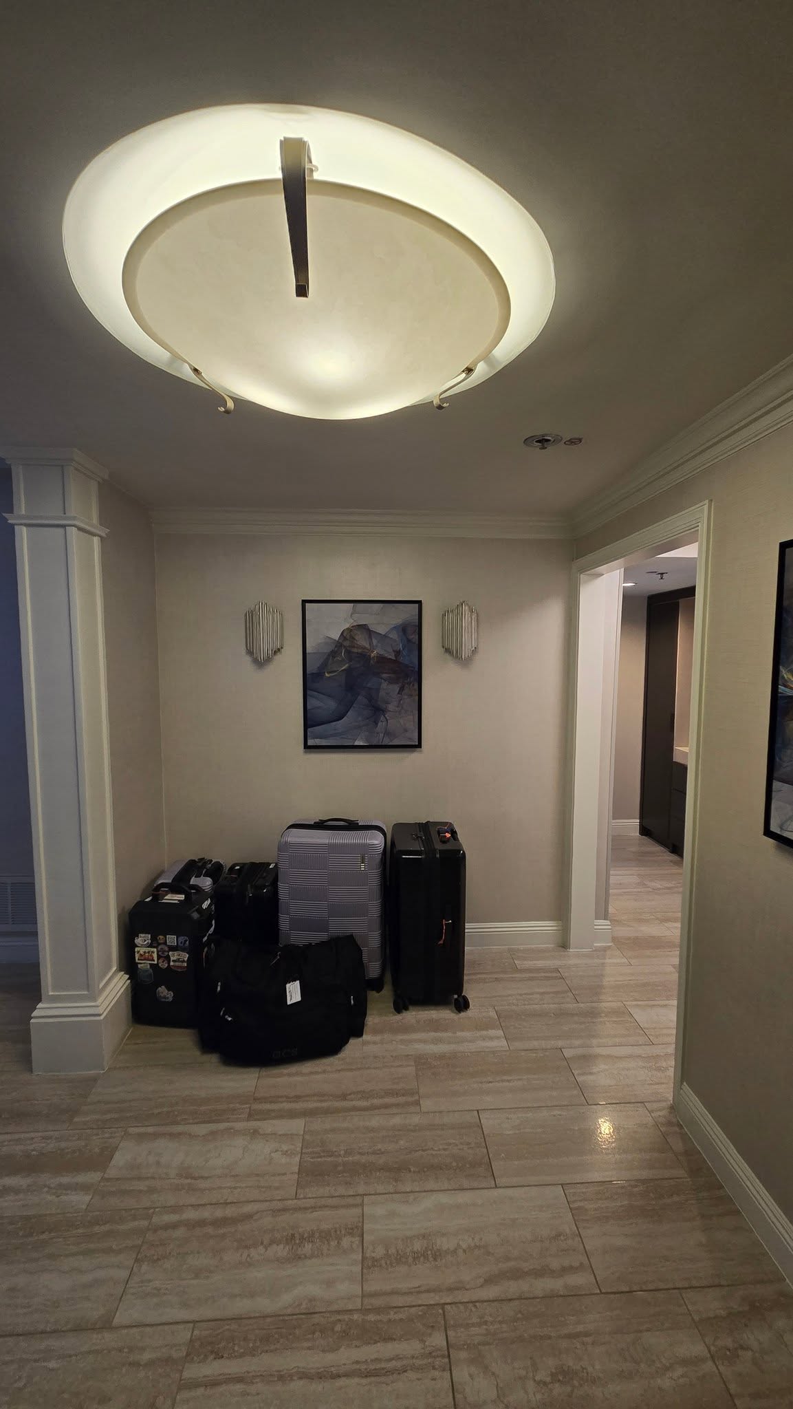 Suite Entrance Foyer Colonnade