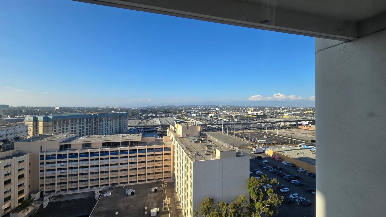 Los Angeles Airport Marriott - Photo 19